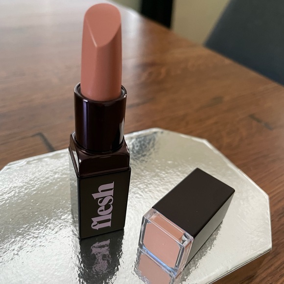 NWT Flesh Peachy Pink Lipstick in Lickπ π - Picture 2 of 2